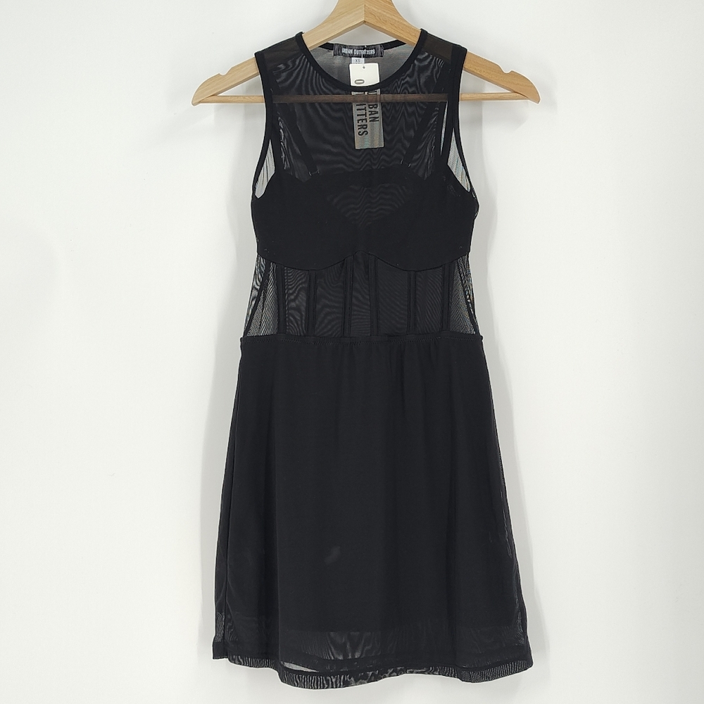 Black Sleeveless Dress